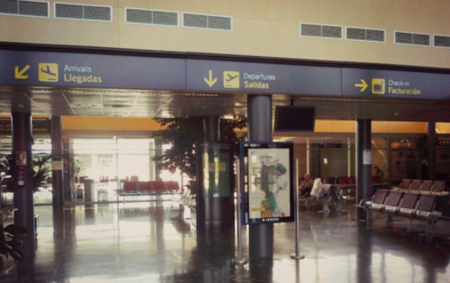 Interior del Aeropuerto de Burgos