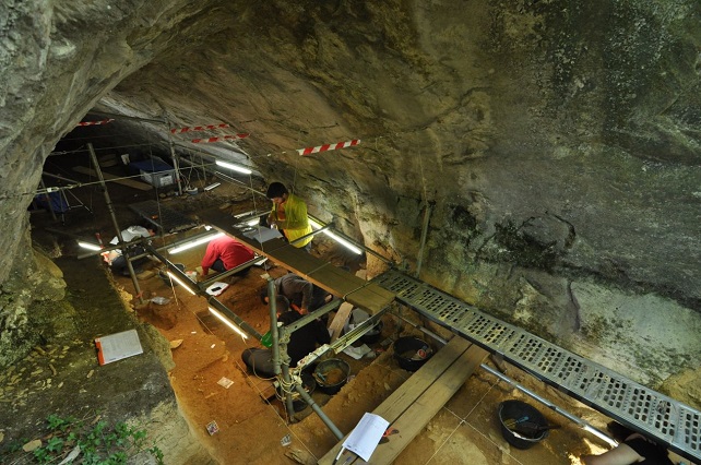 Excavación en Cova Eirós de 2016 - IPHES/USC.