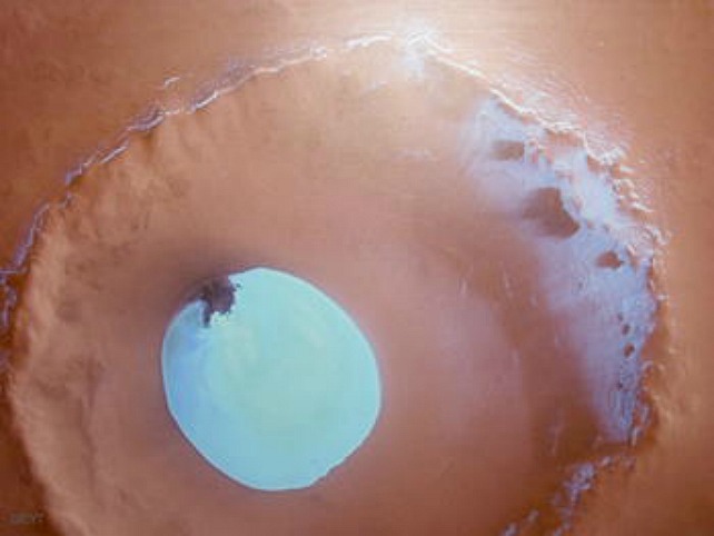 Agua en un cráter de Marte. | DiCYT