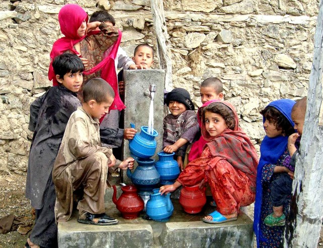 En el Día Mundial del Agua se presta atención a niñas y mujeres | USAID