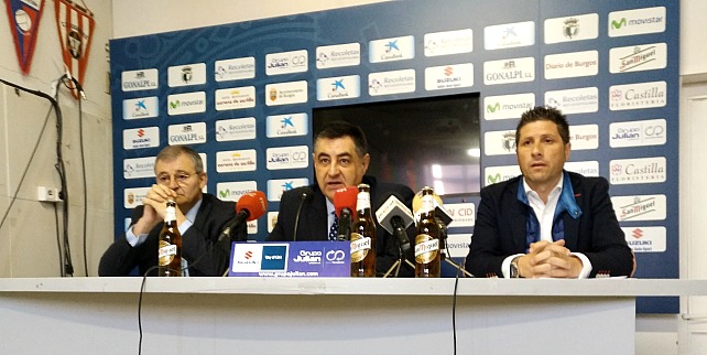 Miguel Ángel Pascual, José Luis García y Nacho Fernández (derecha) en rueda de prensa.