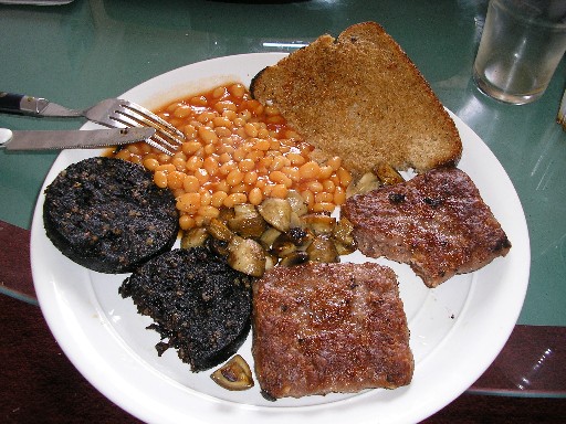 Black pudding en un desayuno británico | Grinner (CC 3.0) Wikimedia Commons