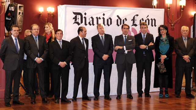 Foto de familia del acto celebrado en León.|Junta CyL.