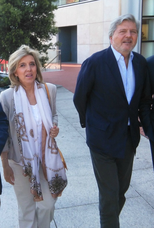 Maria José Salgueiro junto a Iñigo Méndez de Vigo. 
