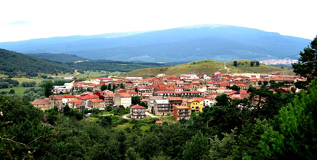 Pueblo de Canicosa de la Sierra | Rubén Ojeda [CC BY-SA 3.0], via Wikimedia Commons