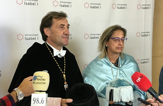 Alberto Gómez Barahona junto a Pilar Garcés.