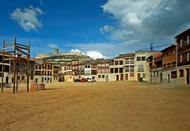 Plaza Mayor de Peñafiel, Valladolid, en el corazón de la Ribera del Duero. | JCYL