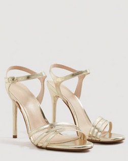Sandalia metalizada pulsera 19,99 EUR (Antes 29,99 EUR) de Mango Outlet