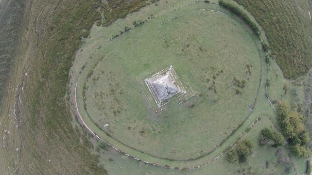  Vista cenital del mausoleo. Imagen cedida por Carlota Martínez Sáez 